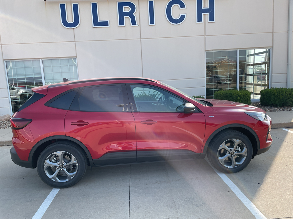 2025 Ford Escape ST-Line photo 9