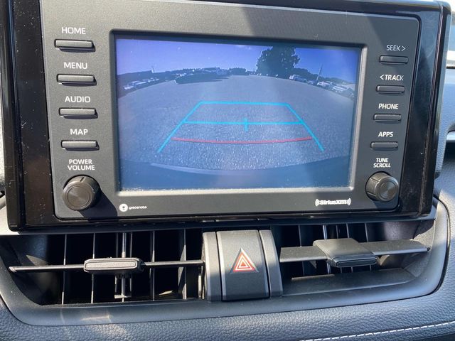 2022 Toyota RAV4 LE photo 12
