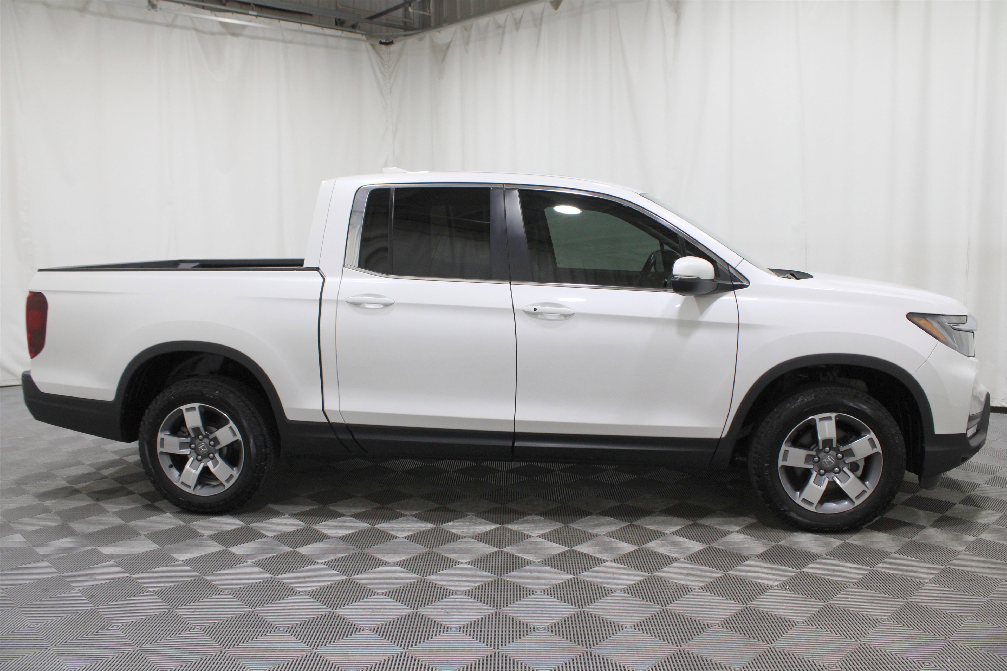 2024 Honda Ridgeline RTL photo 25