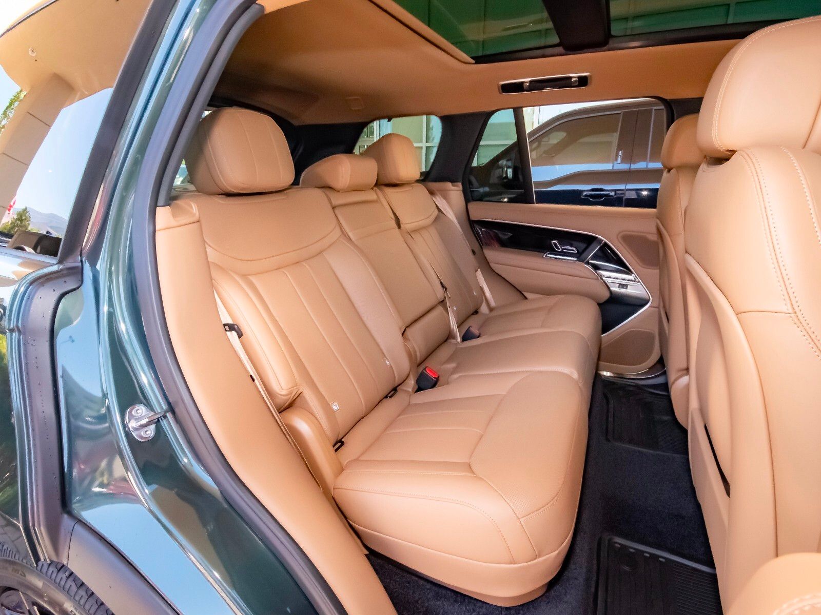 2025 Land Rover Range Rover SE photo 42