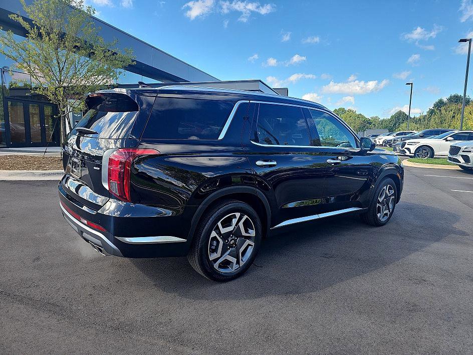 2024 Hyundai Palisade Limited photo 4