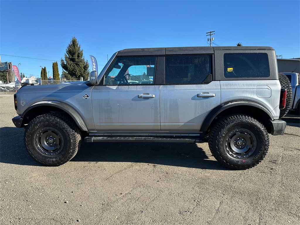 2024 Ford Bronco Outer Banks photo 4