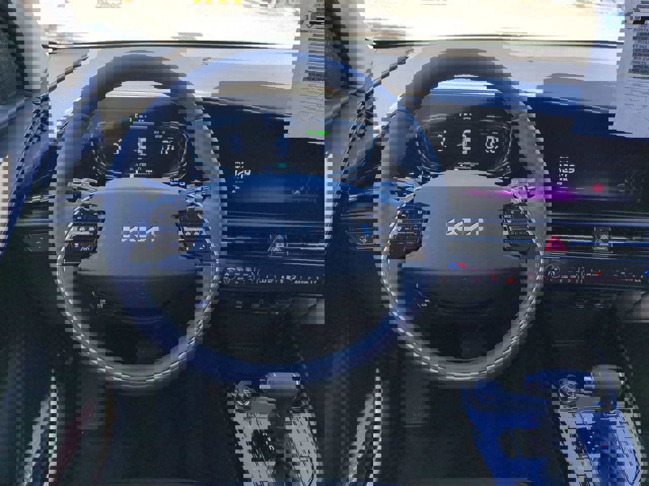 2025 Kia Niro EX photo 15