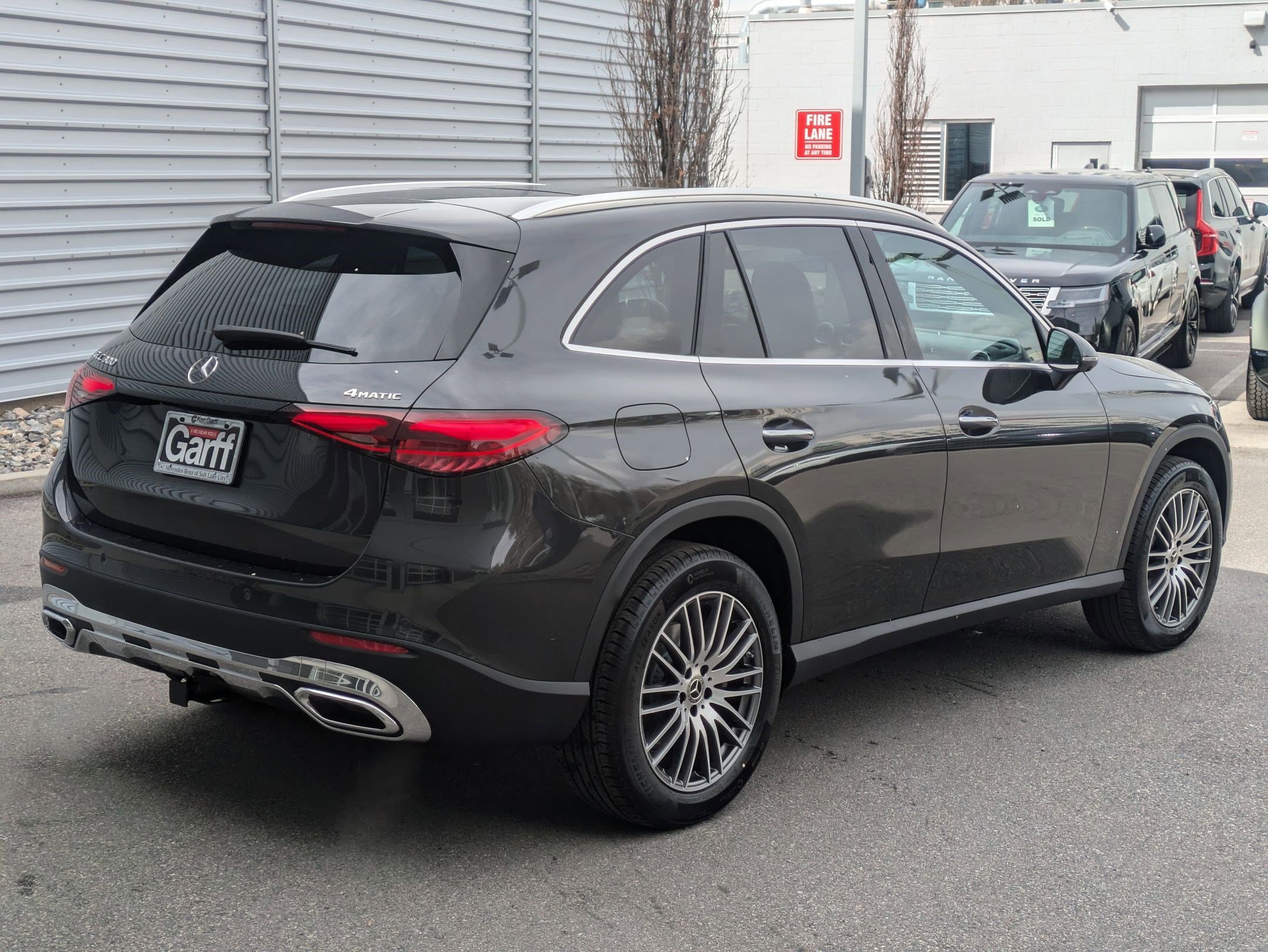 2025 Mercedes Benz GLC 300 4MATIC photo 3