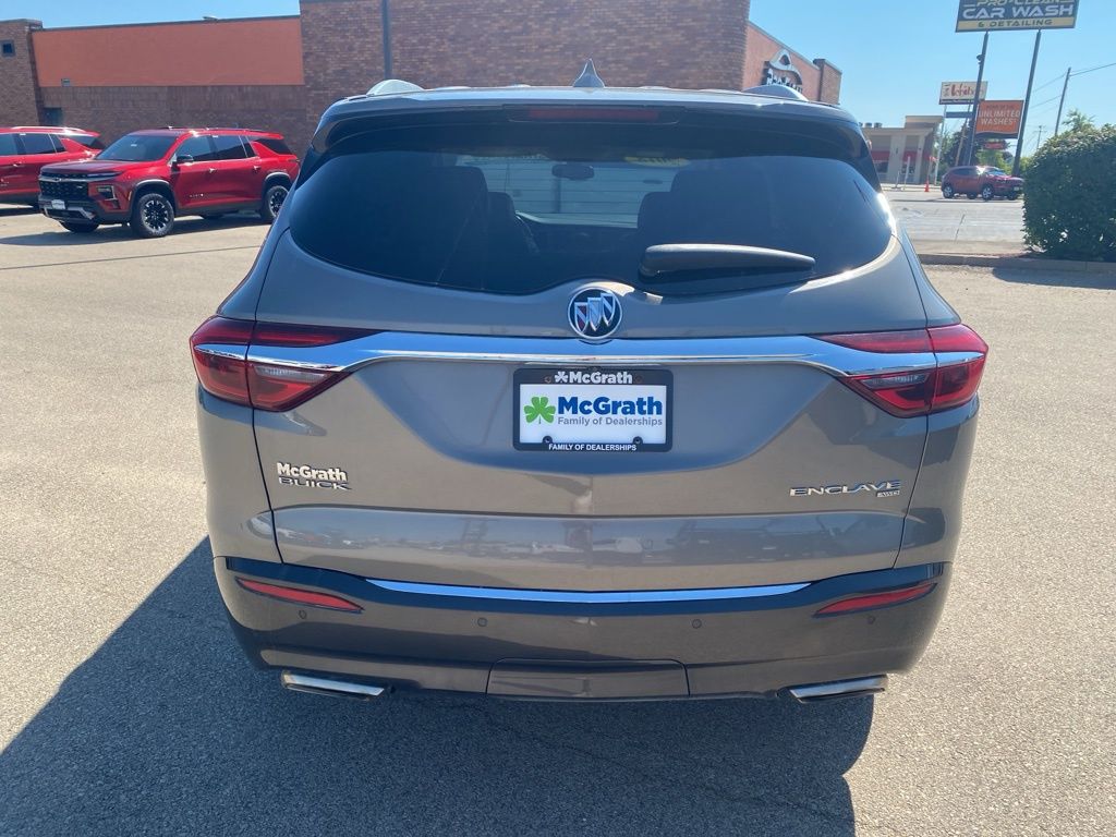 2018 Buick Enclave Essence photo 4