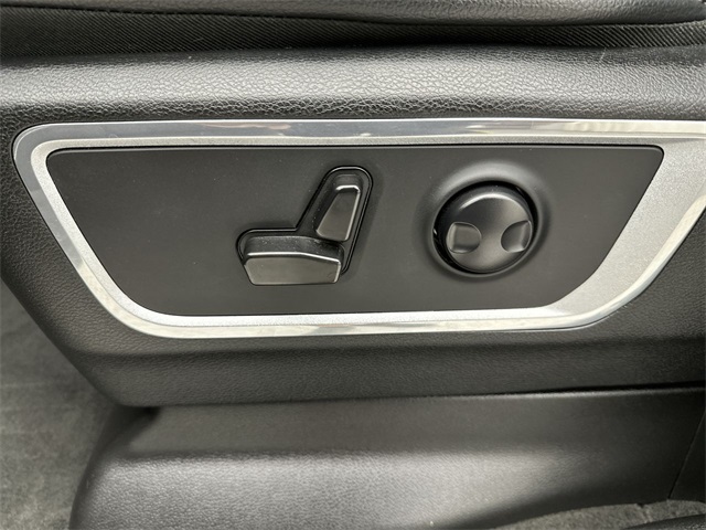 2023 Ram 1500 Laramie photo 4
