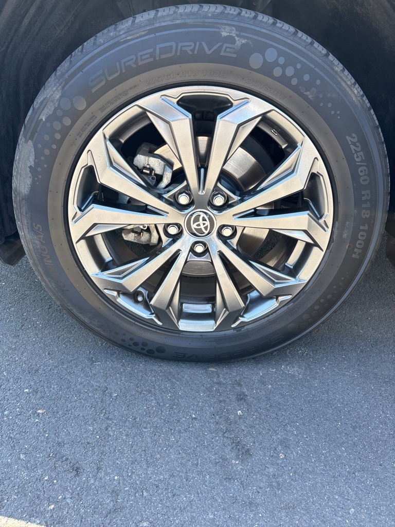 2022 Toyota RAV4 Hybrid XLE Premium photo 25