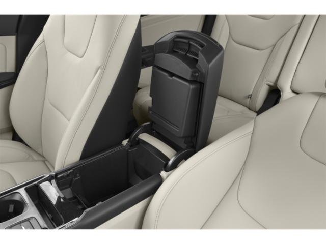 2019 Ford Edge Titanium photo 17