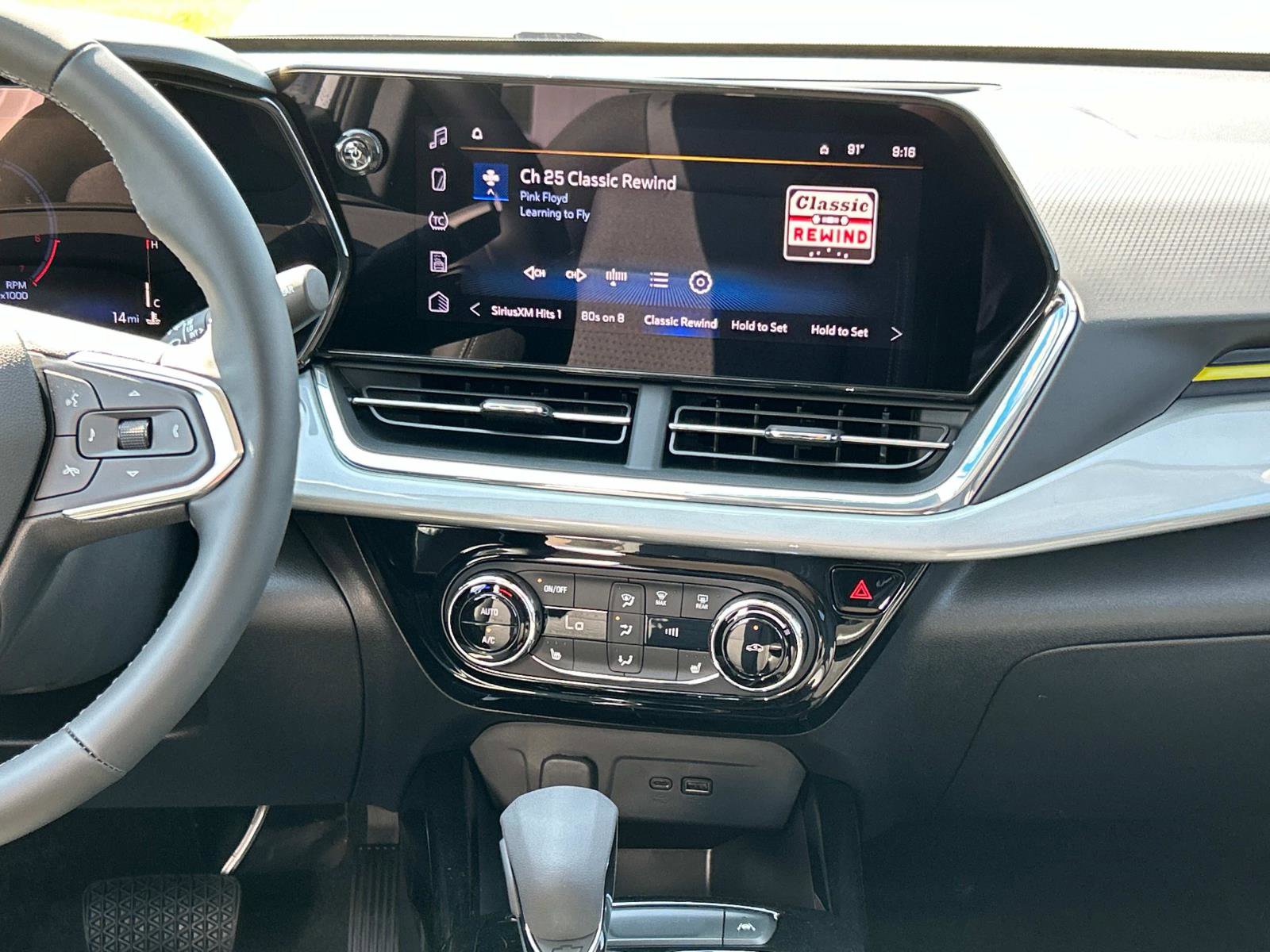 2025 Chevrolet Trax LT photo 15