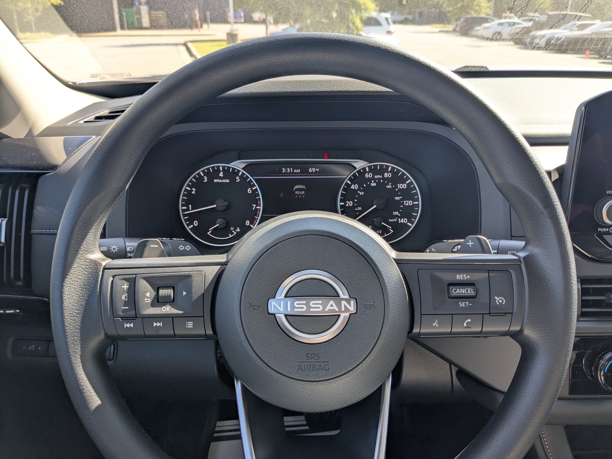 2025 Nissan Pathfinder S photo 14
