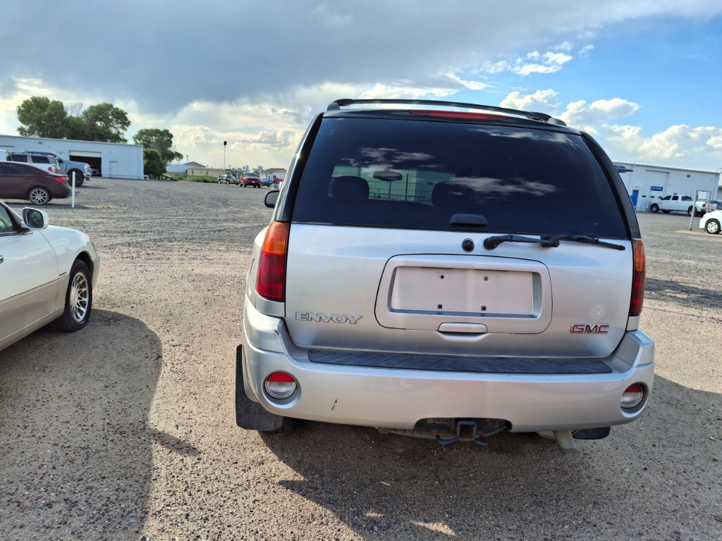 Used 2005 GMC Envoy SLE with VIN 1GKDT13S052353396 for sale in Yuma, CO