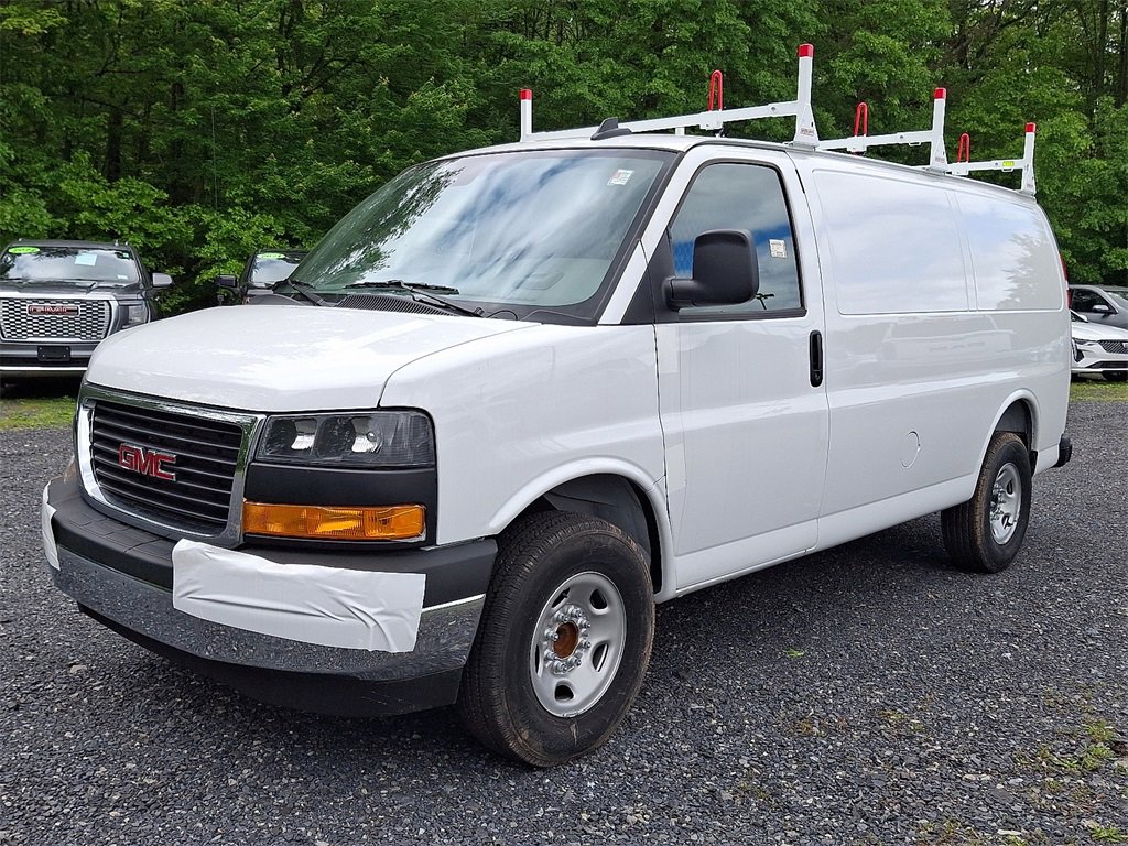 2025 Gmc Savana Cargo 2500 photo 2