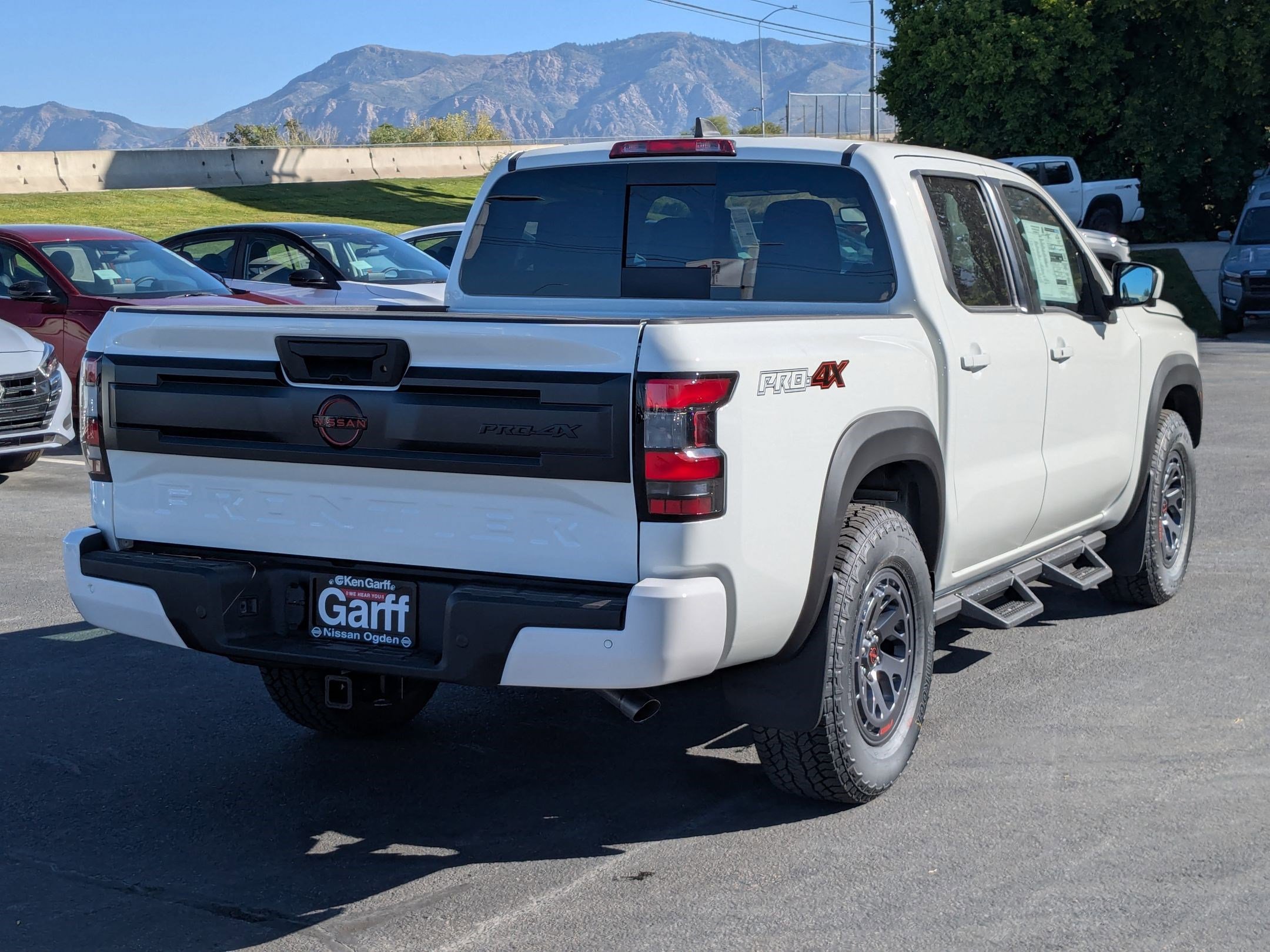 2026 Nissan Frontier Crew Cab PRO-4X photo 3