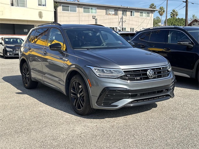 2022 Volkswagen Tiguan SE R-LINE BLACK