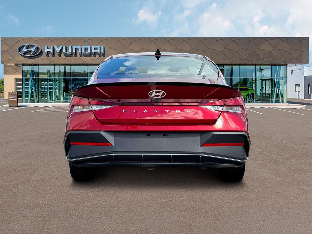 2025 Hyundai Elantra SEL Sport photo 5