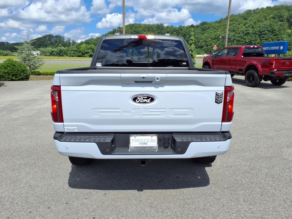 2025 Ford F-150 XLT photo 4