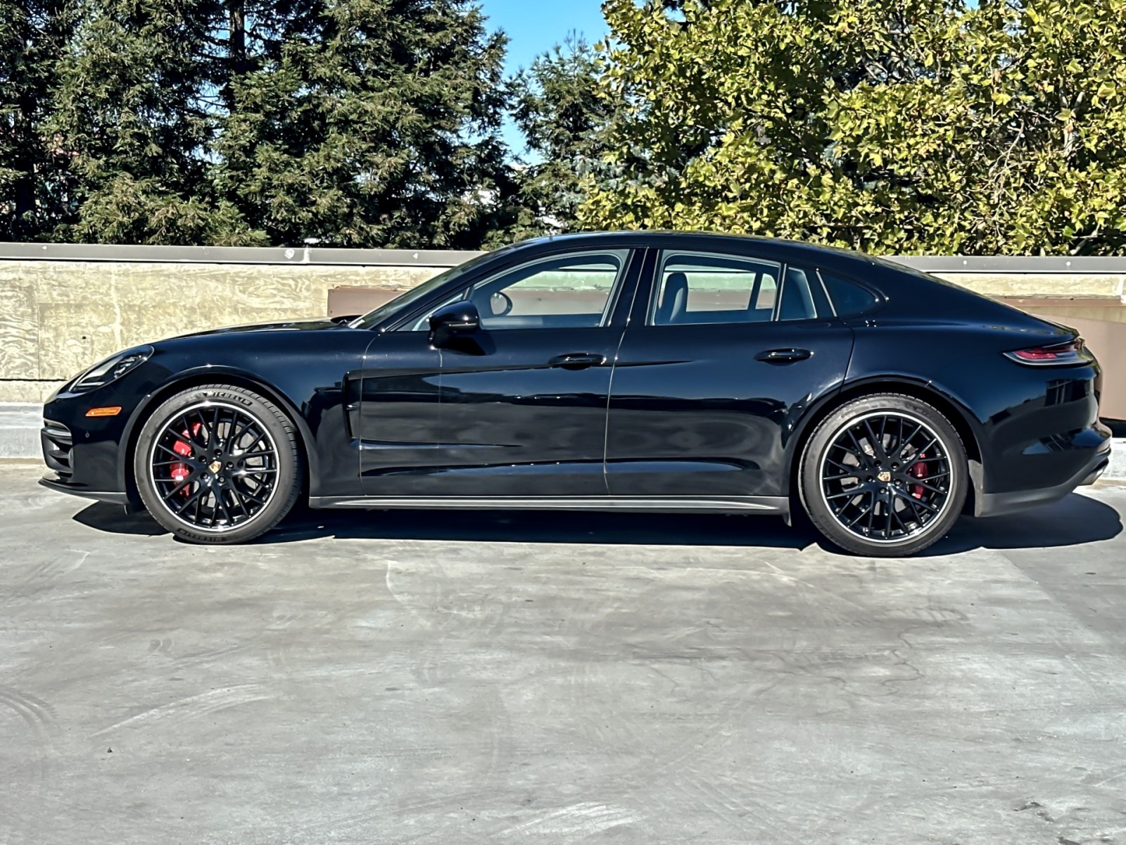 2022 Porsche Panamera 4S photo 3