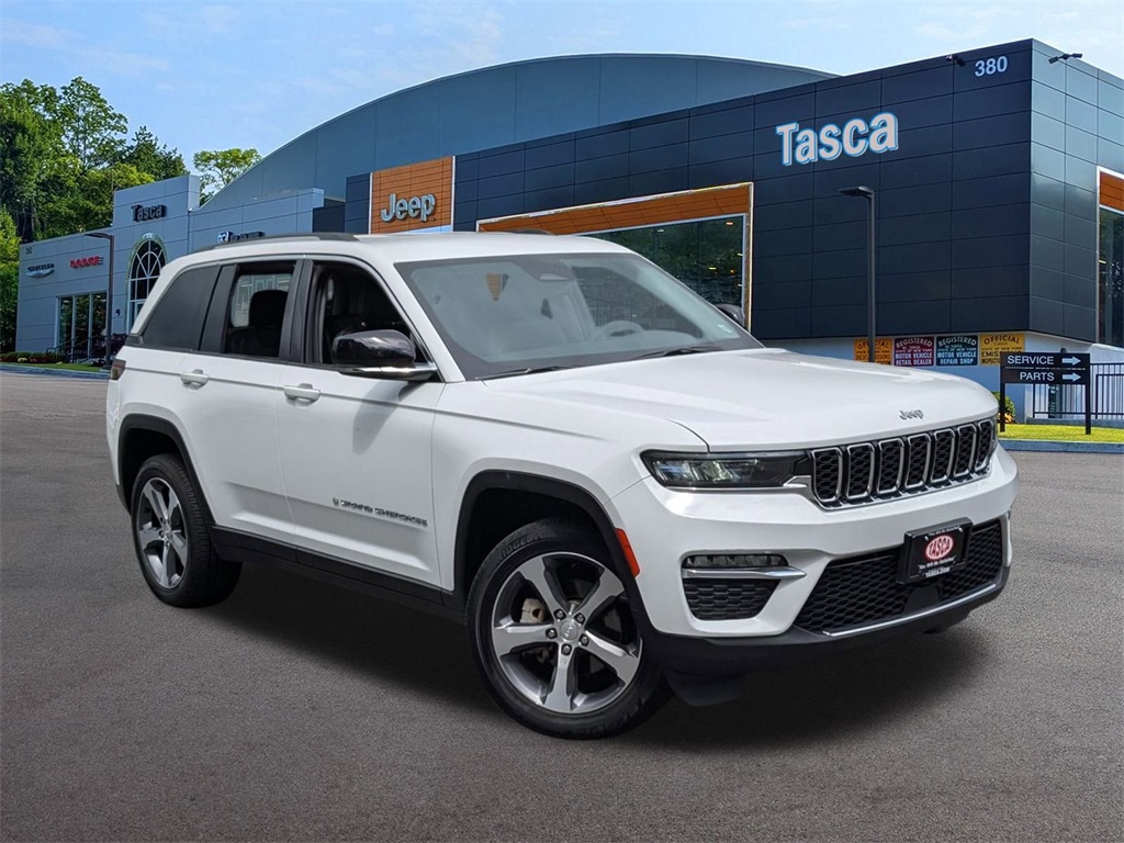 Used 2023 White Jeep Limited image 1