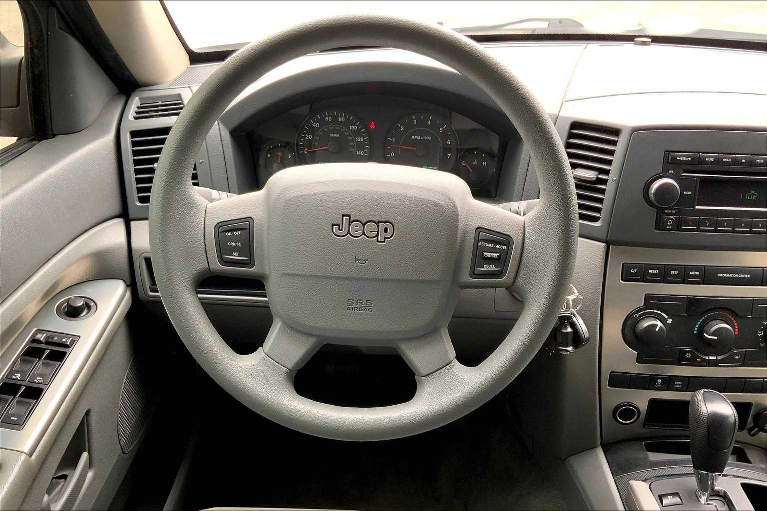 2006 Jeep Grand Cherokee Laredo photo 5
