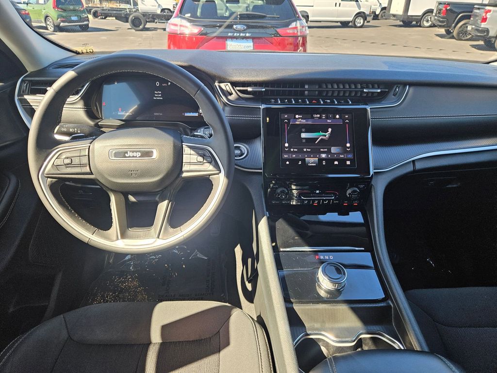 2023 Jeep Grand Cherokee Laredo photo 22