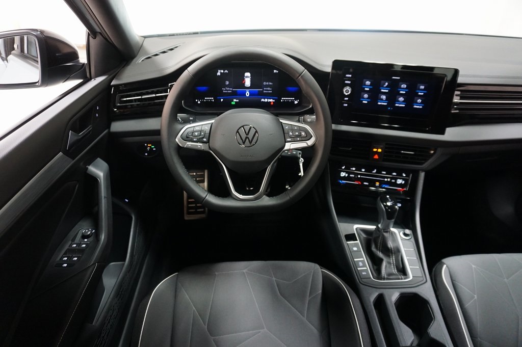2025 Volkswagen Jetta 1.5T Sport photo 11