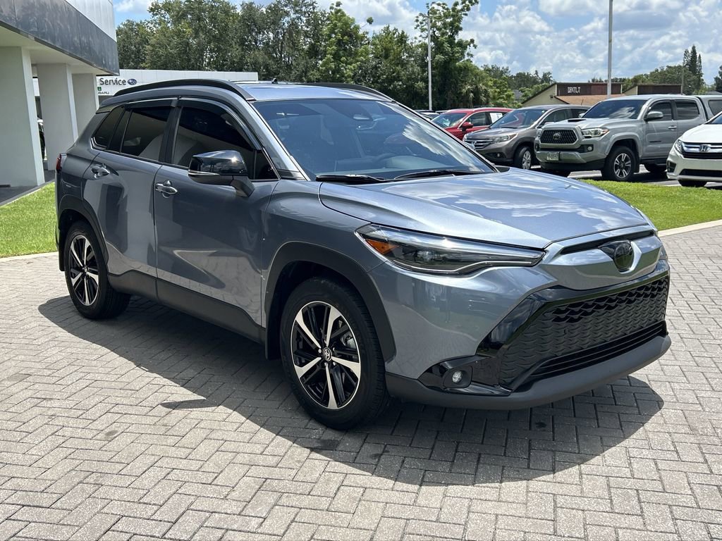 2025 Toyota Corolla Cross Hybrid S photo 7