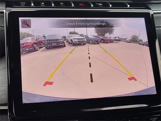 2025 Jeep Grand Cherokee Overland photo 14