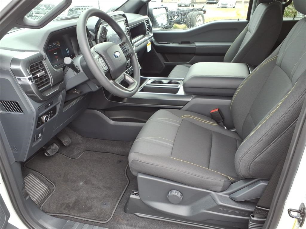 2025 Ford F-150 STX photo 4