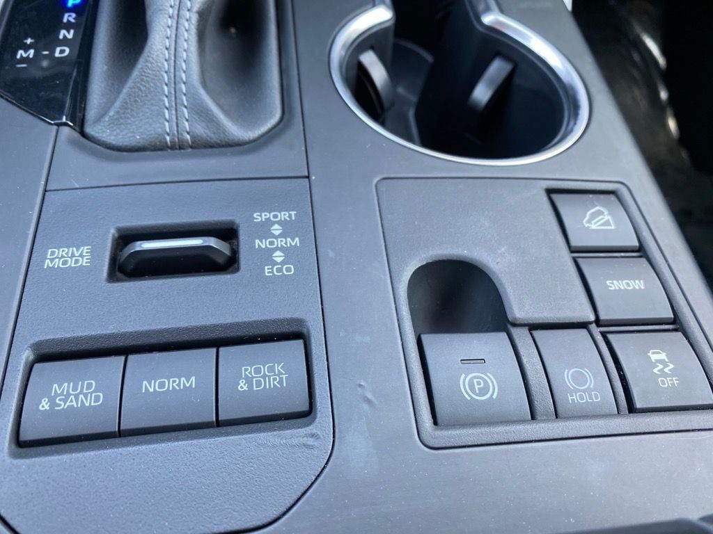 2024 Toyota Highlander XLE photo 14