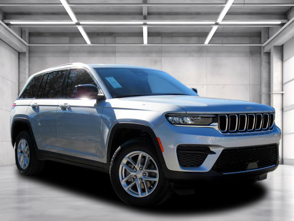 2025 Jeep Grand Cherokee Laredo's photo