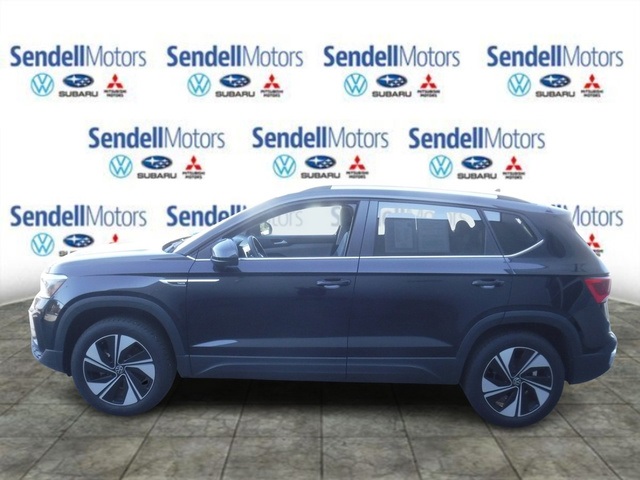 2024 Volkswagen Taos SE photo 5
