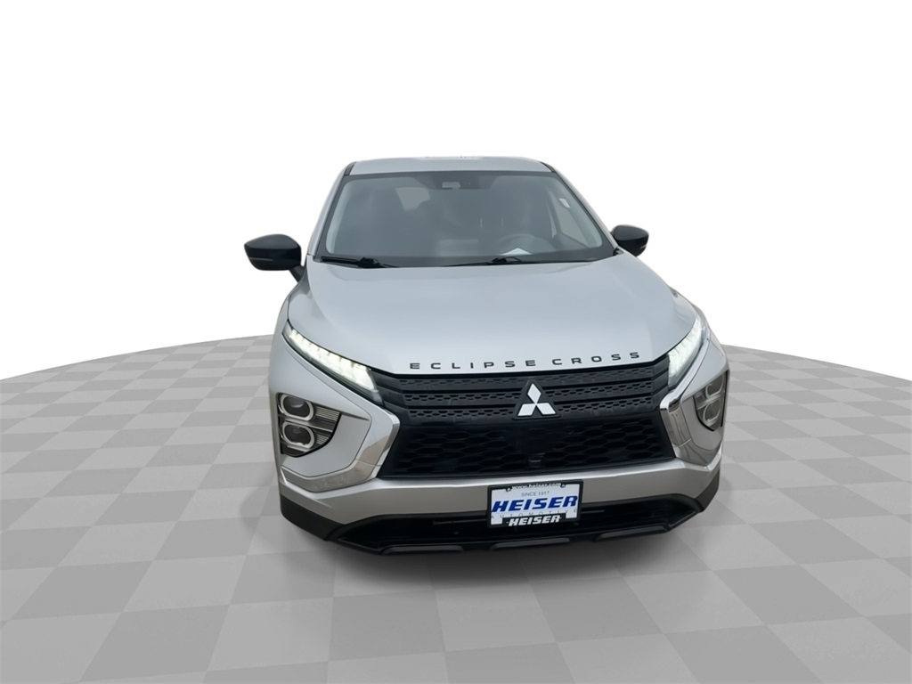 2023 Mitsubishi Eclipse Cross LE photo 3