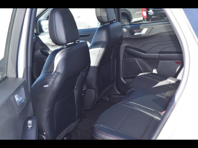 2025 Ford Escape ST-Line photo 8