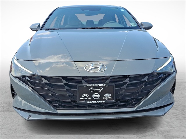 2023 Hyundai Elantra SEL photo 3