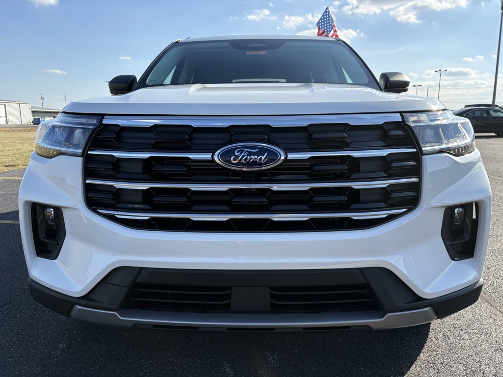 2026 Ford Explorer photo 2