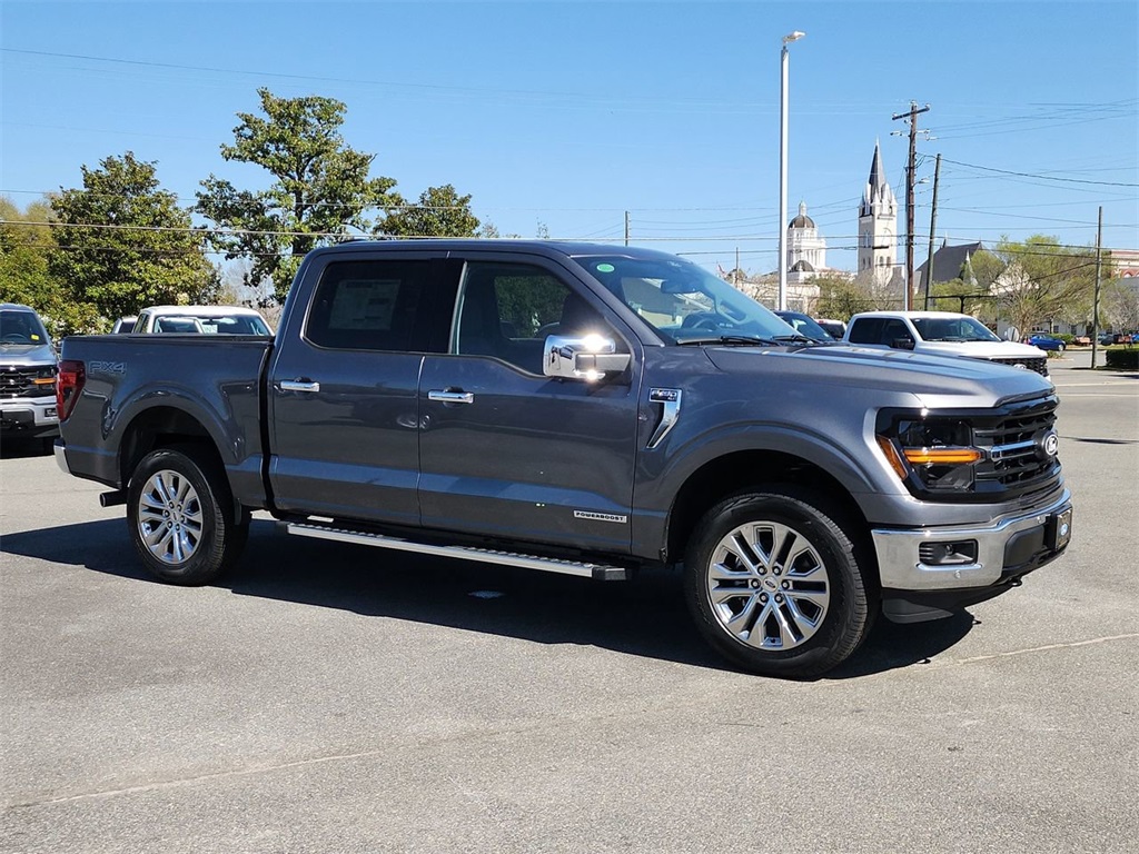 2025 Ford F-150 XLT photo 2