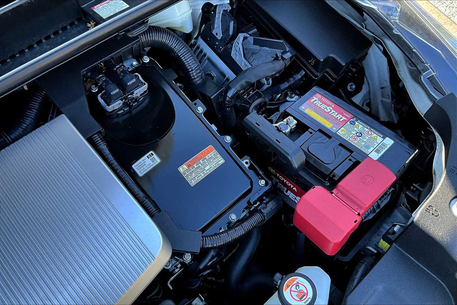 2022 Toyota Prius LE photo 27