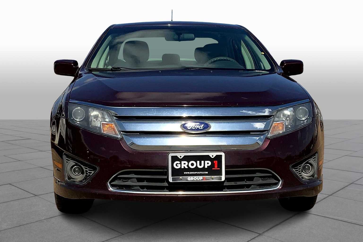 2011 Ford Fusion SE photo 3