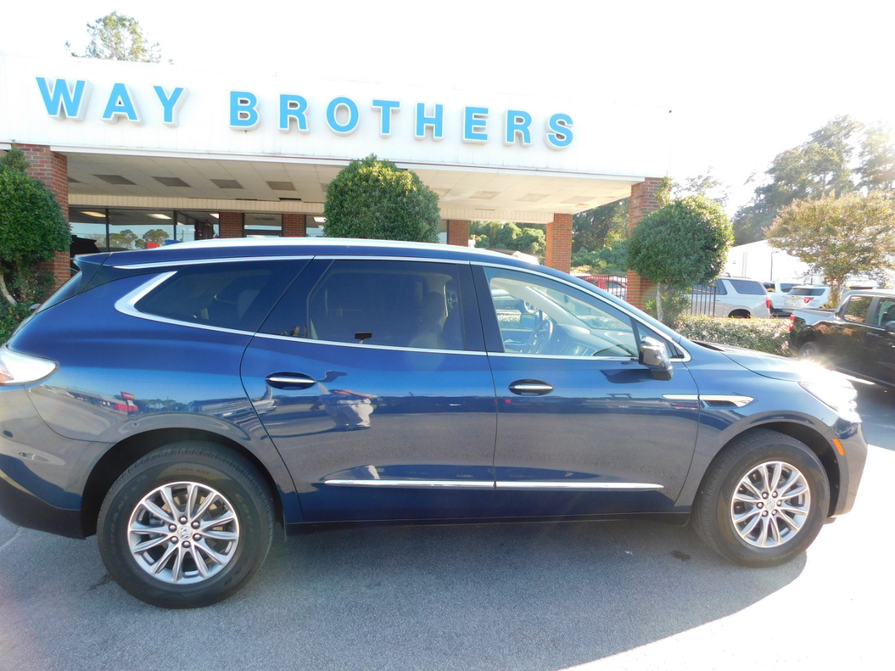 2023 Buick Enclave Essence's photo