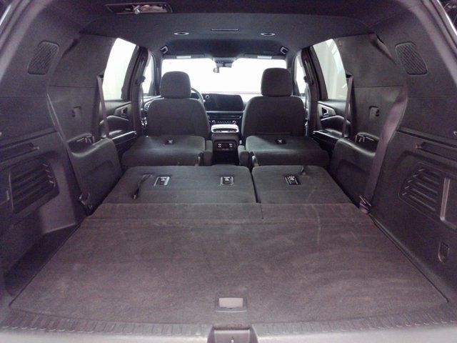 2025 Chevrolet Traverse photo 16