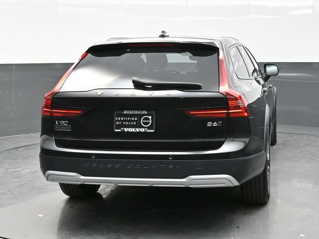 2023 Volvo V90 Cross Country B6 Plus photo 4
