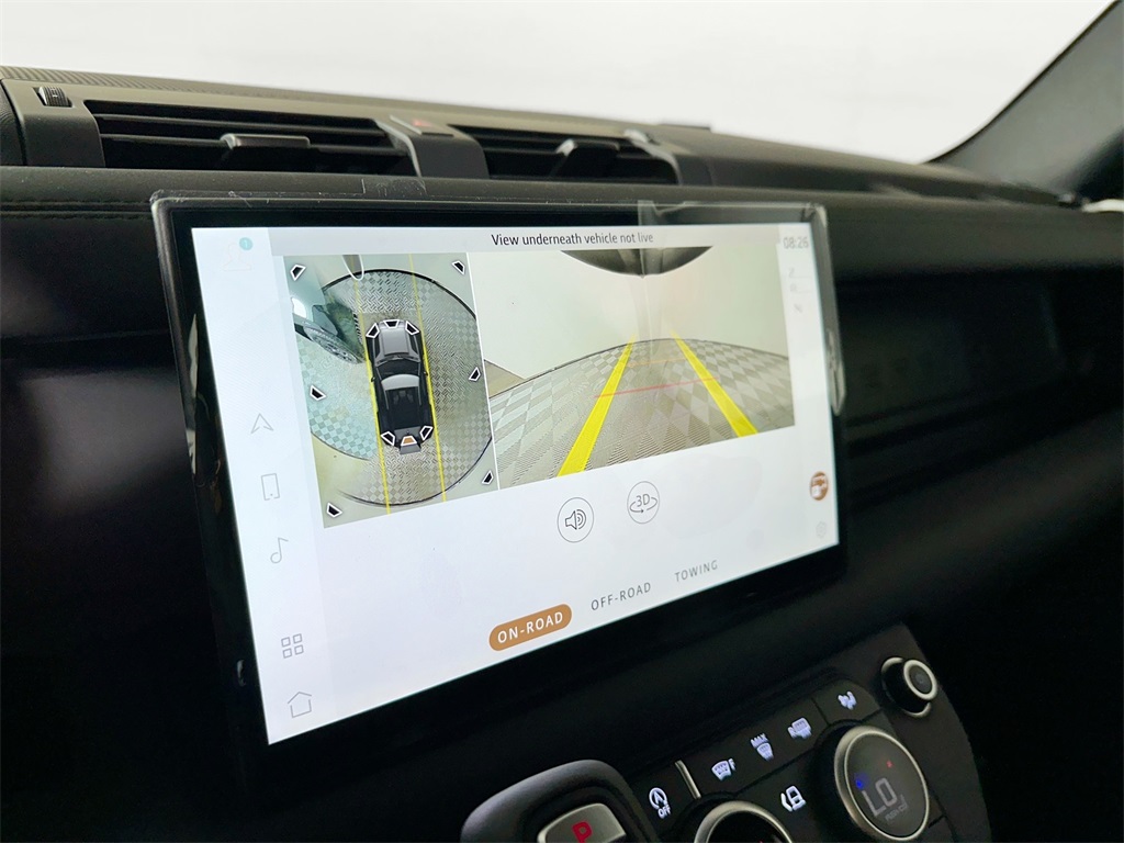 2025 Land Rover Defender 90 X-Dynamic SE photo 18