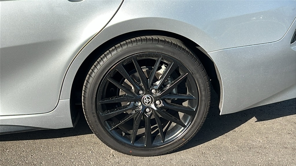 2021 Toyota Camry XSE photo 5