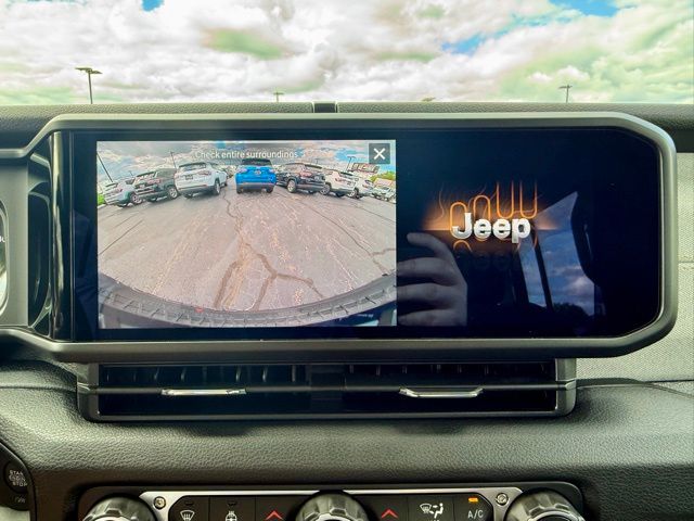 2025 Jeep Wrangler Willys photo 17
