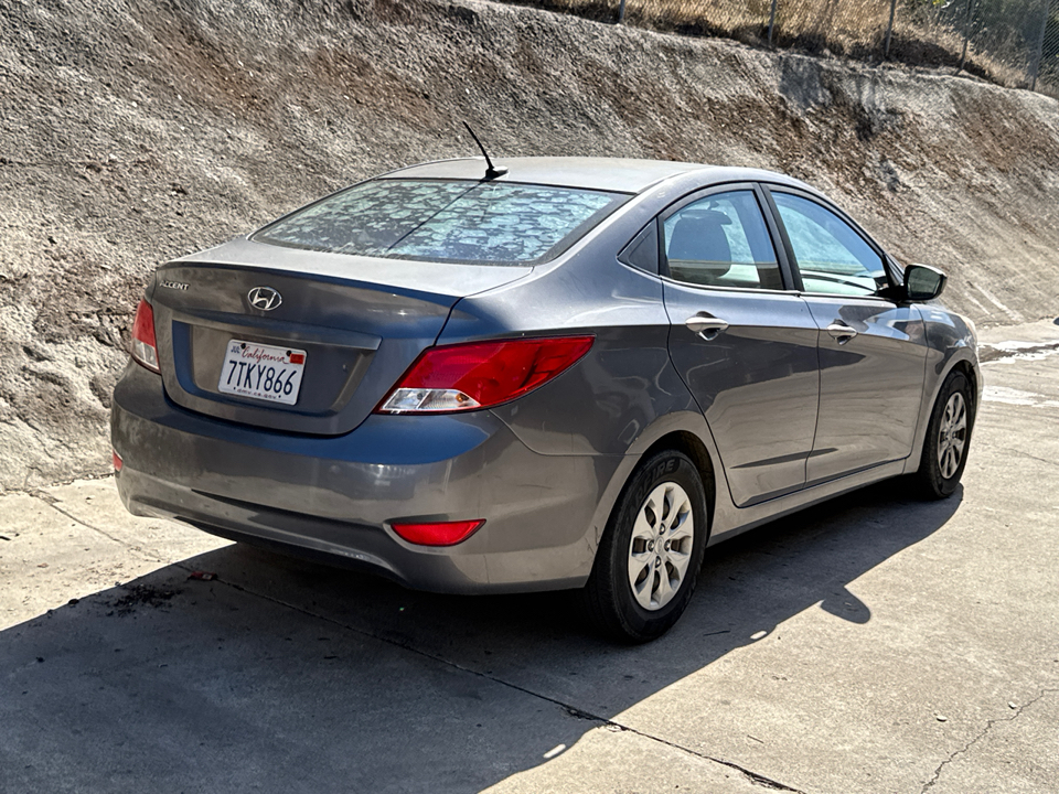 2016 Hyundai Accent SE photo 3