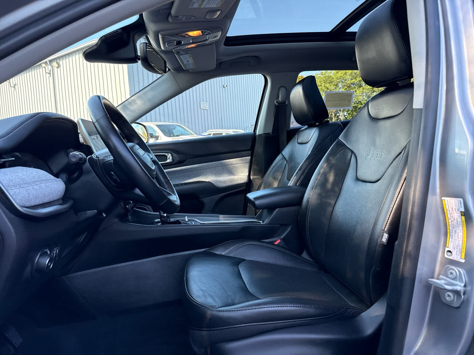 2022 Jeep Compass Latitude Lux Altitude photo 6
