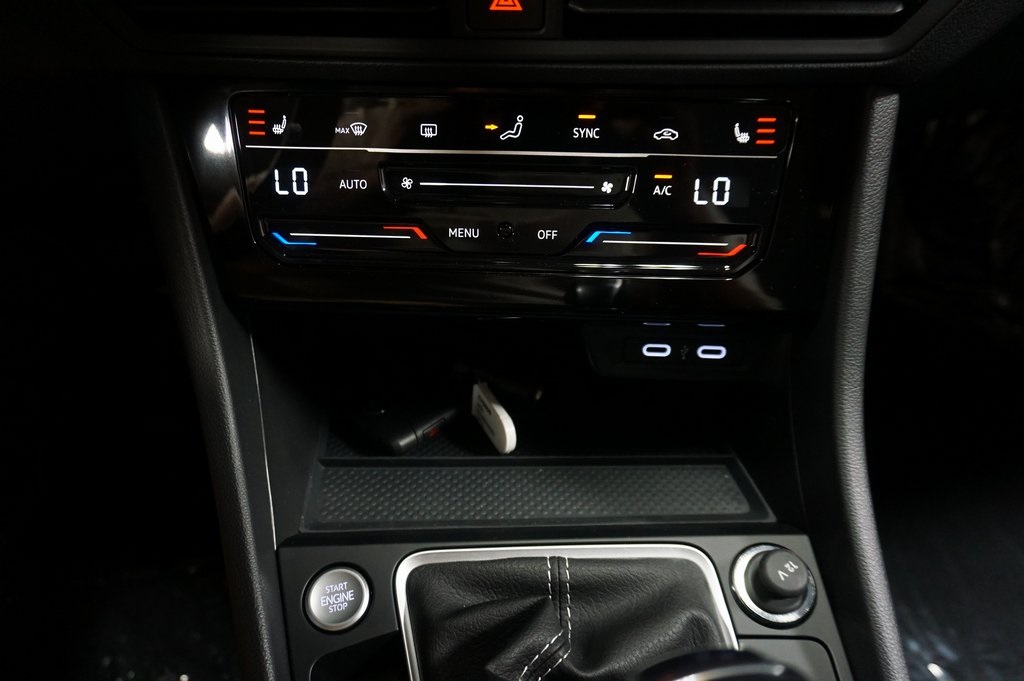 2025 Volkswagen Jetta 1.5T SE photo 14