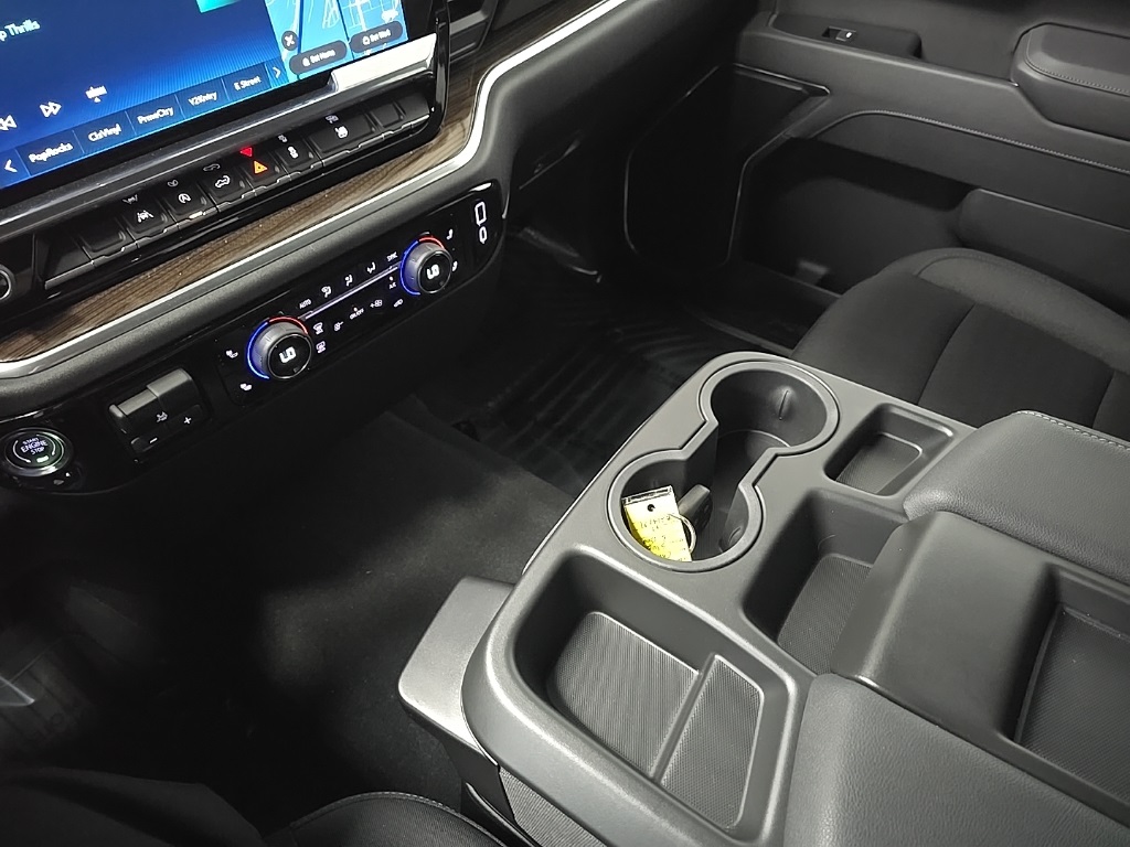 2025 Chevrolet Silverado 1500 LT photo 25