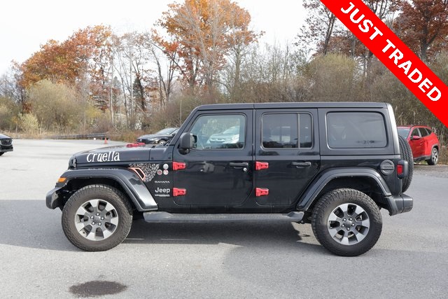 2022 Jeep Wrangler Unlimited Sahara photo 2