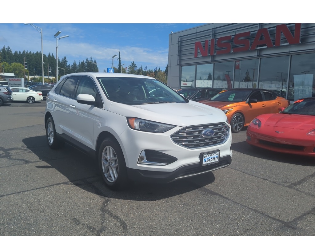 2022 Ford Edge SEL photo 2